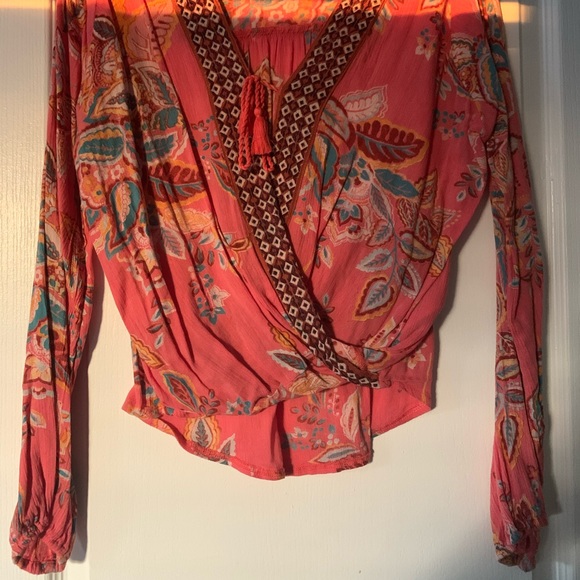 Top - Picture 2 of 4